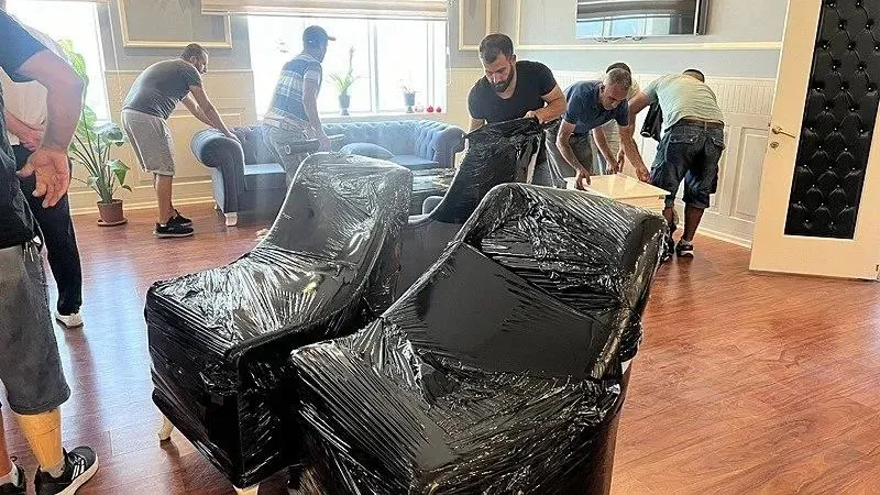 Eşyalar yediemin deposuna taşındı