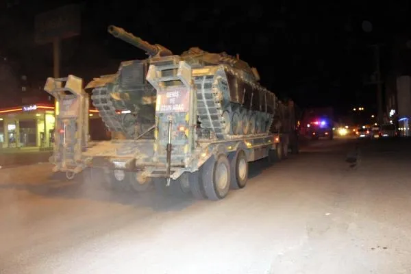 Sınıra tank sevkiyatı yapıldı-4