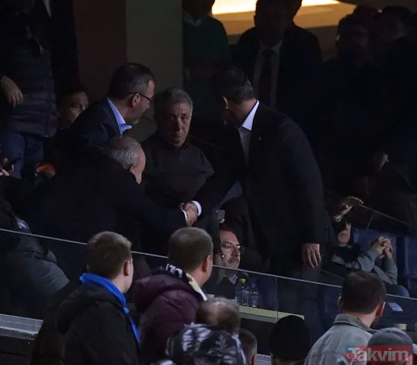 Ali Koç'un bu yaptığı taraftarı çıldırttı! Tepkiler çığ gibi - 22