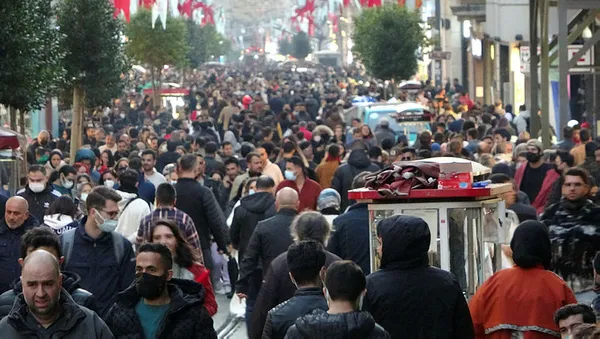 istiklal-caddesinde-koronavirus-tedbirleri-unutuldu-1636738477294.jpg İstiklal Caddesi'nde koronavirüs tedbirleri unutuldu-2