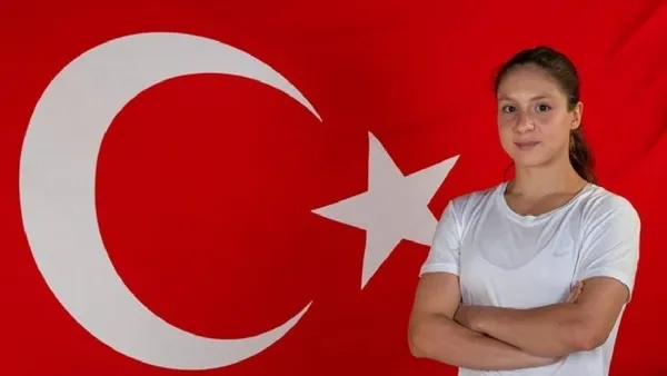 son-dakika-tokyo-olimpiyatlarinda-turk-bayragini-milli-yuzuculer-merve-tuncel-ile-berke-saka-tasiyacak-1626876936671.jpg SON DAKİKA: Tokyo Olimpiyatları'nda Türk bayrağını milli yüzücüler Merve Tuncel ile Berke Saka taşıyacak-3