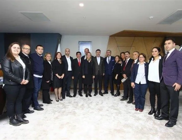 CHP’de istifa depremi: Başkanlığı düştü