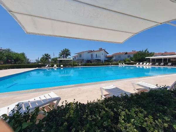 izmirdehasemaile-yuzmek-isteyen-kadin-havuza-sokulmadi-1628601771526.jpg İzmir'de haşema ile yüzmek isteyen kadın havuza sokulmadı-3