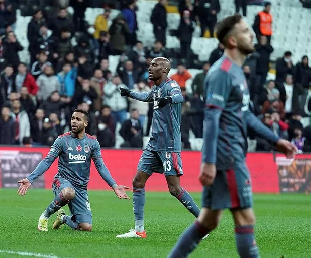 ligde-umdugunu-bulamayan-besiktas-ziraat-turkiye-kupasindan-da-elendi-1646260948713.jpeg Ligde umduğunu bulamayan Beşiktaş Ziraat Türkiye Kupası'ndan da elendi-3