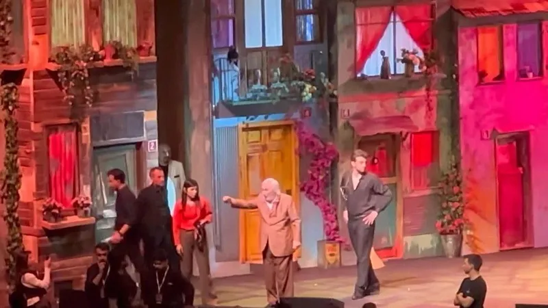 muzdat-gezenin-son-vukuati-50-kisiyi-sigortasiz-calistiriyor-1777091941734.jpeg Müjdat Gezen'in son vukuatı: 50 kişiyi sigortasız çalıştırıyor-1