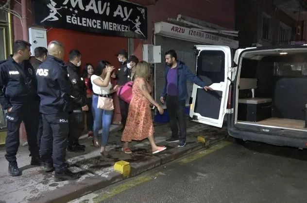 Son dakika: Kırıkkale'de eğlence merkezinde bir araya gelen 25 kişiye 78 bin 750 lira idari para cezası
