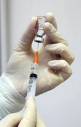 Koronavirüs aşısı orucu bozar mı? Din İşleri Yüksek Kurulu üyesinden flaş açıklama