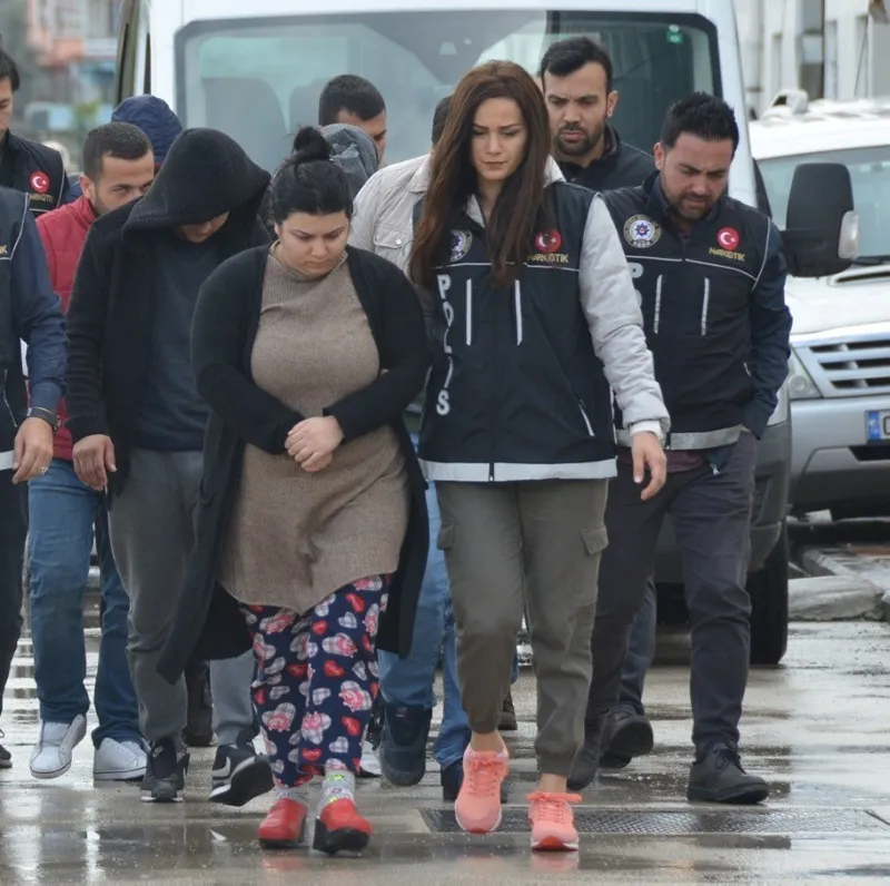 Adana'da yakalandılar! Uyuşturucu hap bulamayınca... - 8