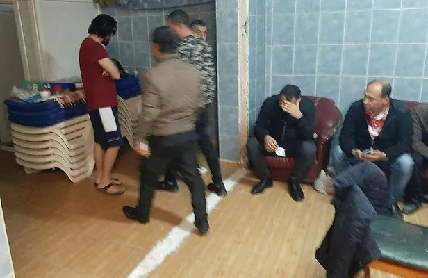mersinde-pes-dedirten-olay-hamami-kumarhaneye-cevirmisler-1585253537560.jpeg Mersin'de 'pes' dedirten olay! Hamamı kumarhaneye çevirmişler-2
