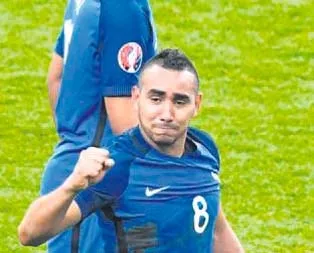 11 yıl önce tezgahtardı şimdi Fransa kralı