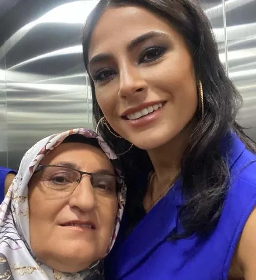 gelinim-mutfakta-yesim-oksuz-kimdir-kac-yasinda-nereli-instagram-hesabi-ne-gelinim-mutfakta-kaynana-beyhan-kimdir-1632733099705.jpg Gelinim Mutfakta kaynana Beyhan kimdir? Gelinim Mutfakta Yeşim Öksüz kimdir, kaç yaşında, nereli, İnstagram hesabı ne?-3