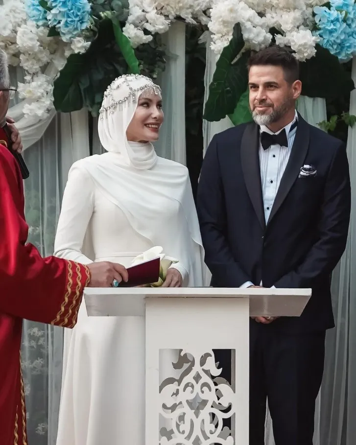 Reshad Strik Gamze Özçelik ile romantik fotoğrafını paylaştı! Eşinin doğum gününü bu sözlerle kutladı: Hatunum... - 2