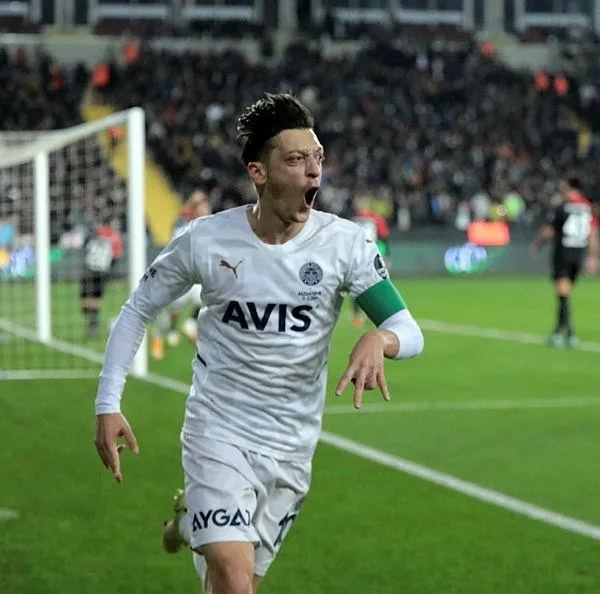 gaziantep-fk-3-2-fenerbahce-mac-sonucu-1639424393039.jpeg Fener yıkıldı! Gaziantep FK 3-2 Fenerbahçe | MAÇ SONUCU-3