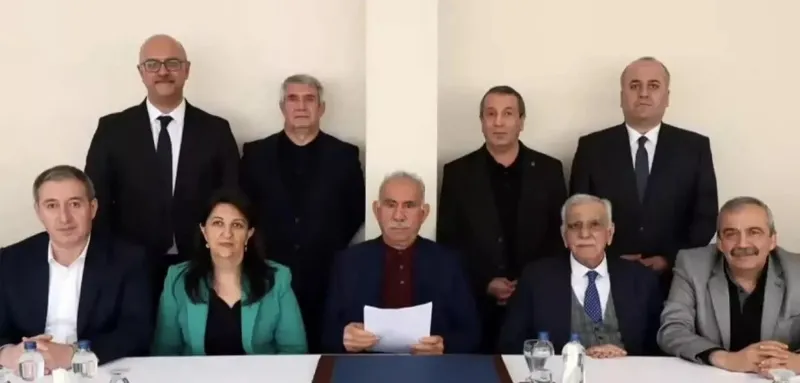 PKK'nın fesih çağrısının yıl dönümünde ikinci çağrı! İmralı kaleme aldı DEM'liler okuyacak: Abdullah Öcalan ne mesaj verecek?-3