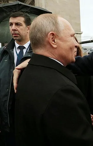 Macron, Başkan Erdoğan'ı böyle karşıladı
