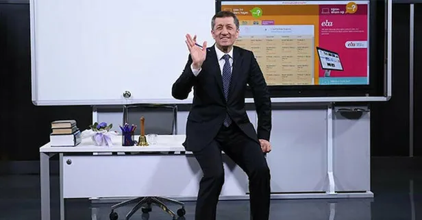 Bakan Selçuk'tan gülümseten paylaşım: Ööretmenim boğön canlı ders var mı?
