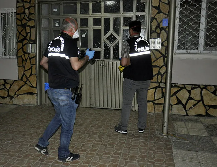 Kapıda dikkat çeken işaret! İçeri girince olan oldu