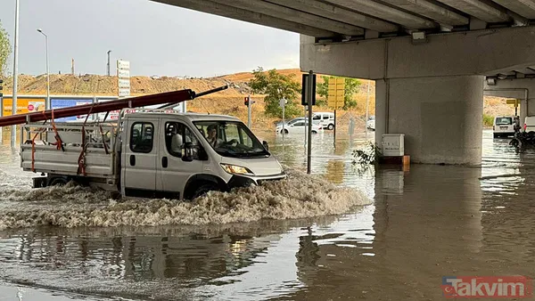 Sağanak ve dolu yağışı Ankara'yı yine felç etti! Yollar göle döndü, iş yerlerini su bastı - 8