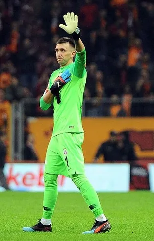 "Muslera tuttu biz yedik"