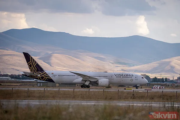 Hindistan uçağındaki bomba ihbarı asılsız çıktı! Yolcular kalkış saatini bekliyor - 17