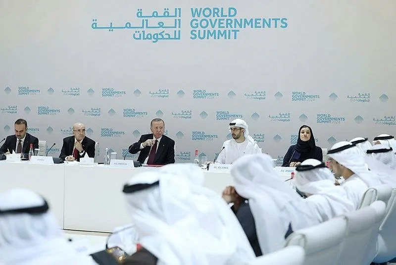 Başkan Recep Tayyip Erdoğan, Dubai'de, uluslararası yatırım şirketlerinin temsilcileriyle bir araya geldi.