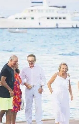 Kemal Gülman'dan Eda Cideli'ye hediye