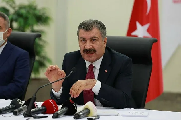 Sağlık Bakanı Fahrettin Koca’dan vaka sayılarının gizlendiği iddialarına yanıt