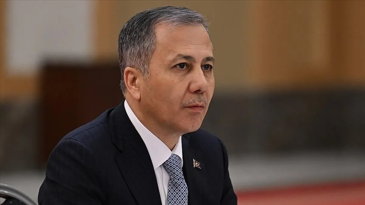 Bakan Yerlikaya açıkladı: Kur'an-ı Kerim'e hakaret eden ve öz kızına tacizde bulunan şahıs yakalandı