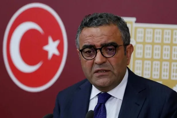 chpli-sezgin-tanrikulu-yasaga-ragmen-yuruyus-yapan-sapkin-lgbtlilere-mudahale-eden-polisleri-tehdit-etti-1624732203940.jpeg CHP'li Sezgin Tanrıkulu yasağa rağmen yürüyüş yapan sapkın LGBT'lilere müdahale eden polisleri tehdit etti-2