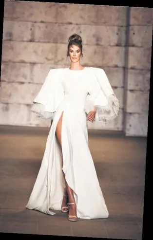 'Aura' defilesinin açılış ve kapanışını Tülin Şahin yaptı