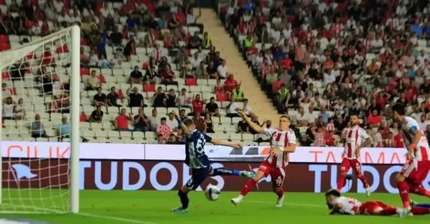 Sebastian Szymanski'nin kaçırdığı gol sonrası Jose Mourinho çıldırdı!