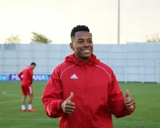 Robinho imzalıyor