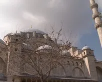 Camilerin ramazan gerdanlıkları asılıyor