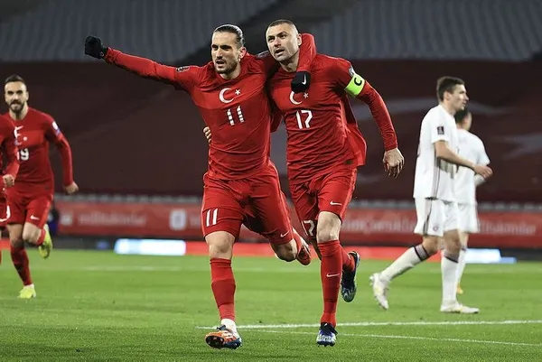 sosyal-medyada-gundem-oldu-turkiye-letonya-macinda-burak-yilmaz-gol-attiktan-sonra-ne-dedi-1617135429959.jpeg Sosyal medyada gündem oldu! Türkiye - Letonya maçında Burak Yılmaz gol attıktan sonra ne dedi?-2