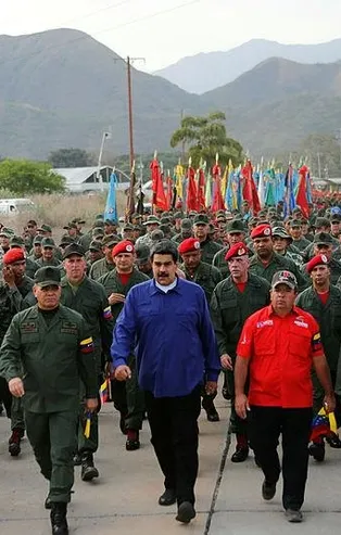Venezuela ordusu darbecilere meydan okudu: Silahlarımızı aldık bekliyoruz
