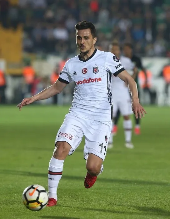 Beşiktaş Trabzonsporlu Okay Yokuşlu'ya kancayı taktı-5