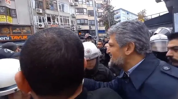 hdpli-garo-paylandan-polise-tehdit-hesap-vereceksin-1671466914128.jpeg HDP'li Garo Paylan'dan polise tehdit: Altı ay sonra hesap vereceksin-4