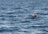 SON DAKİKA: İzmirin Çeşme ilçesi açıklarında lastik botun batması sonucu 3 sığınmacı öldü