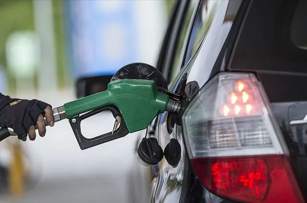 Son dakika: Benzine 77 kuruş motorine 31 kuruş zam!