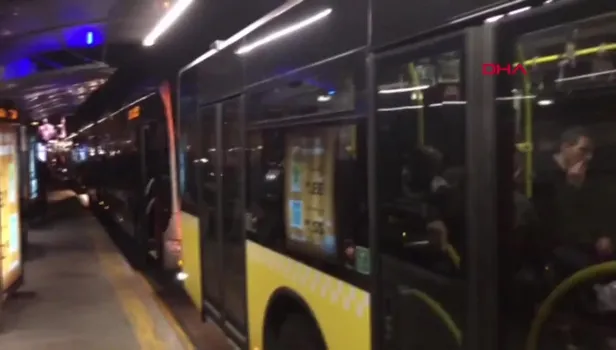 Sefaköy'de metrobüs arızası
