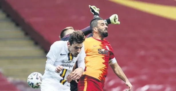 Arda Turan’ın mücadelesine Galatasaray taraftarından tam not