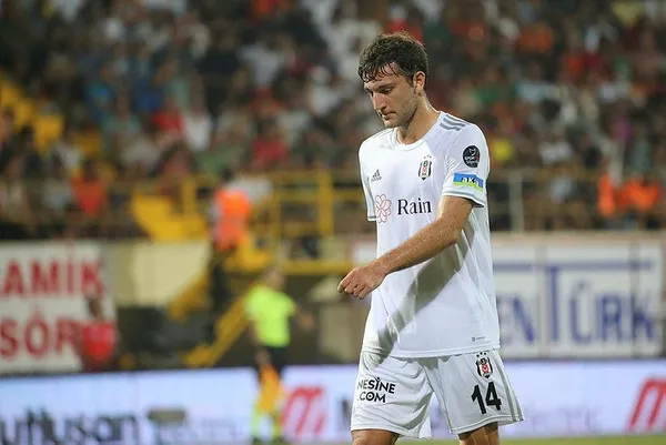 besiktas-baskani-ahmet-nur-cebiden-olay-aciklamalar-bedeli-agir-olur-1663341759657.jpeg Beşiktaş başkanı Ahmet Nur Çebi'den olay açıklamalar! "Bedeli ağır olur"-5