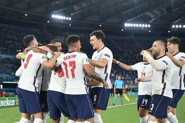 ukraynayi-4-0-maglup-eden-ingiltere-yari-finale-yukseldi-euro-2020-mac-sonucu-1625345695593.jpeg Ukrayna'yı 4-0 mağlup eden İngiltere yarı finale yükseldi! | EURO 2020 MAÇ SONUCU-1
