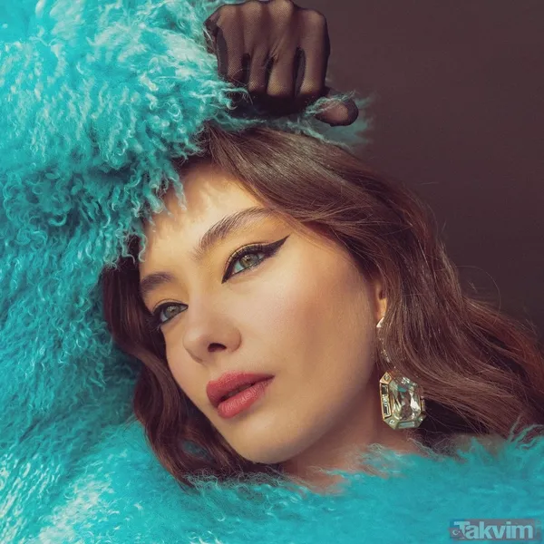 Neslihan Atagül sabahın 5’inde leopar desenli bikinisiyle kumsalda! Art arda paylaşıp sosyal medyayı salladı! - 2