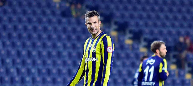 Van Persie’nin dizinde yırtık var