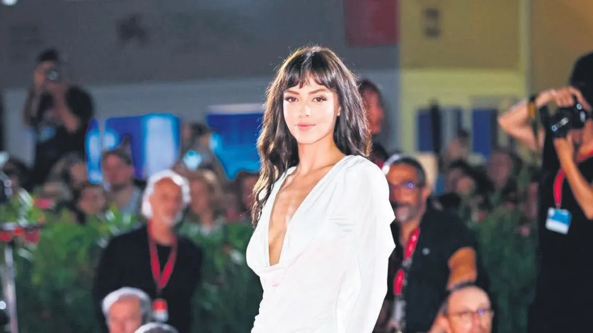 Venedik Film Festivali’nde Türk güzeller kırmızı halıda adeta büyüledi!