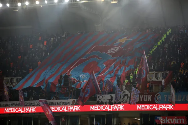 Lider Trabzon'a taraftarından tam destek! Trabzonspor - Gaziantep FK maçından renkli görüntüler... - 22