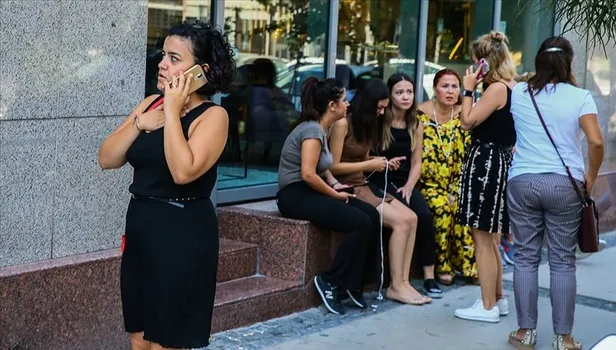 İzmir Kuşadası'nda 4,8 büyüklüğünde deprem