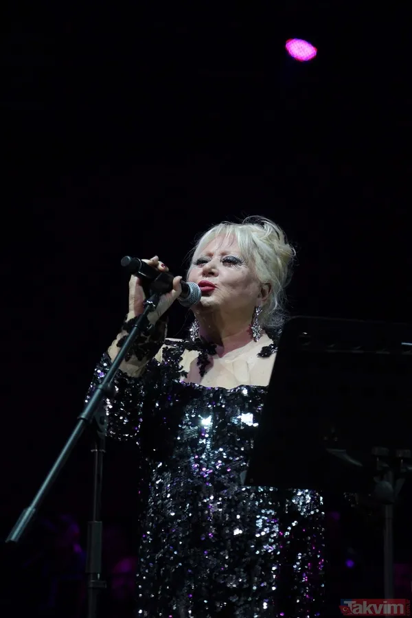 78 yıllık serveti dudak uçuklattı! Mal varlığı ortaya çıkan Muazzez Abacı’nın torunu Sera dikkat çekti: Meğer klibinde oynamış - 6