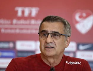 A Milli Takım Teknik Direktörü Şenol Güneş basın toplantısı düzenledi